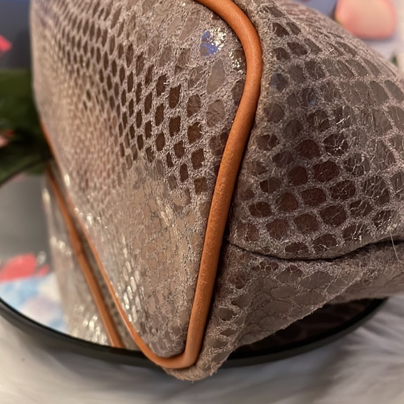 💜Dooney & Burke Vintage Handbag - Picture 10 of 17